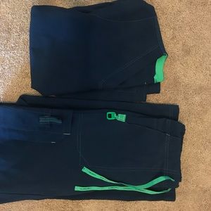 Women’s scrubs
